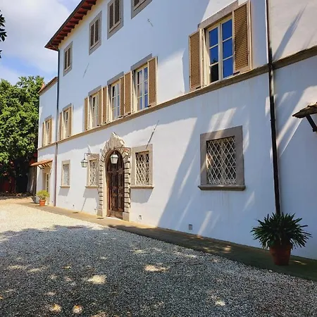 La Villa Apartments - Convenient For Sardinia And Corsica - 4-5 Beds -Private Parking Included With Camera Livorno Esterno foto