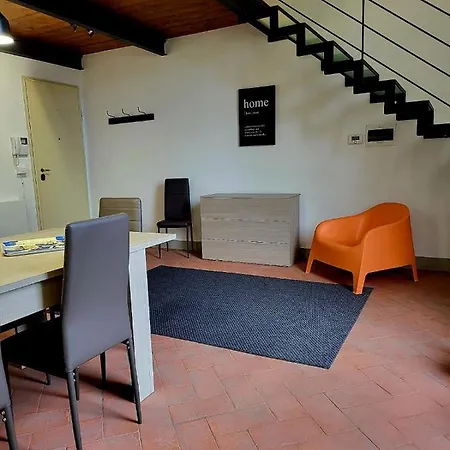 La Villa Apartments - Convenient For Sardinia And Corsica - 4-5 Beds -Private Parking Included With Camera Livorno Esterno foto