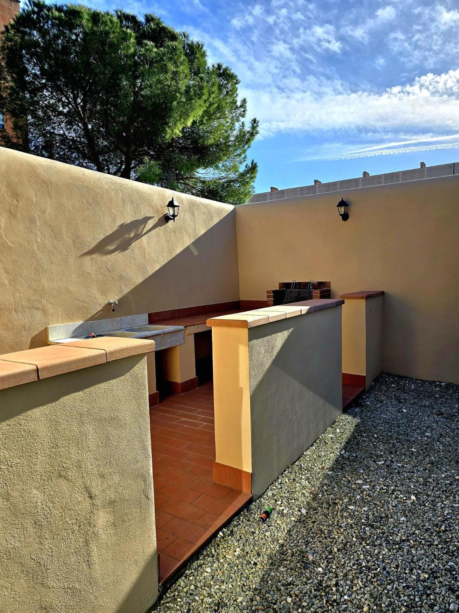 La - Convenient For Sardinia And Corsica - 4-5 Beds -private Parking Included With Appartamento *