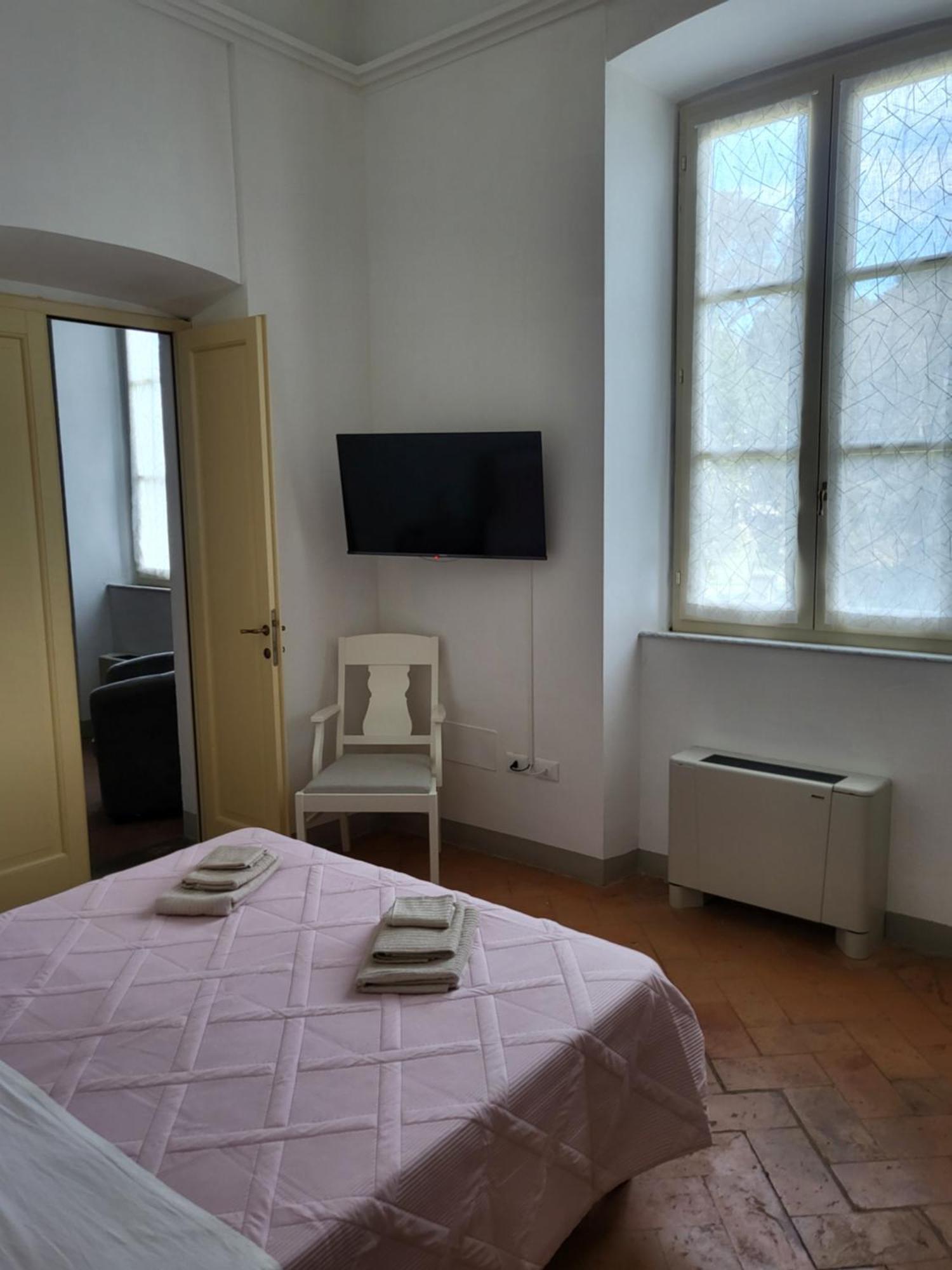 Apartment La Apartments: Convenient Sardinia & Corsica Base *